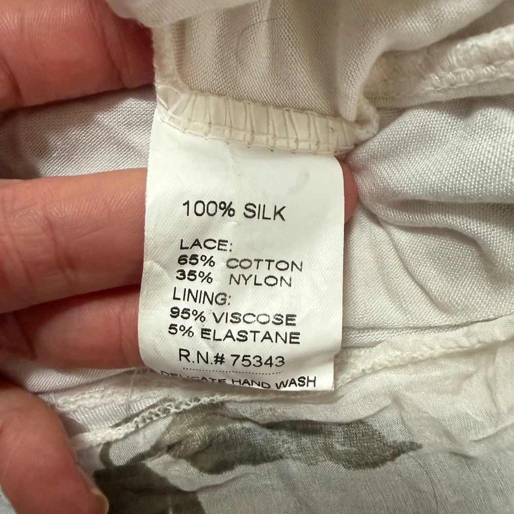 100% Silk Bellambra Made in Italy Floral Blouse - Lace Yoke- Size Large - Picture 9 of 9